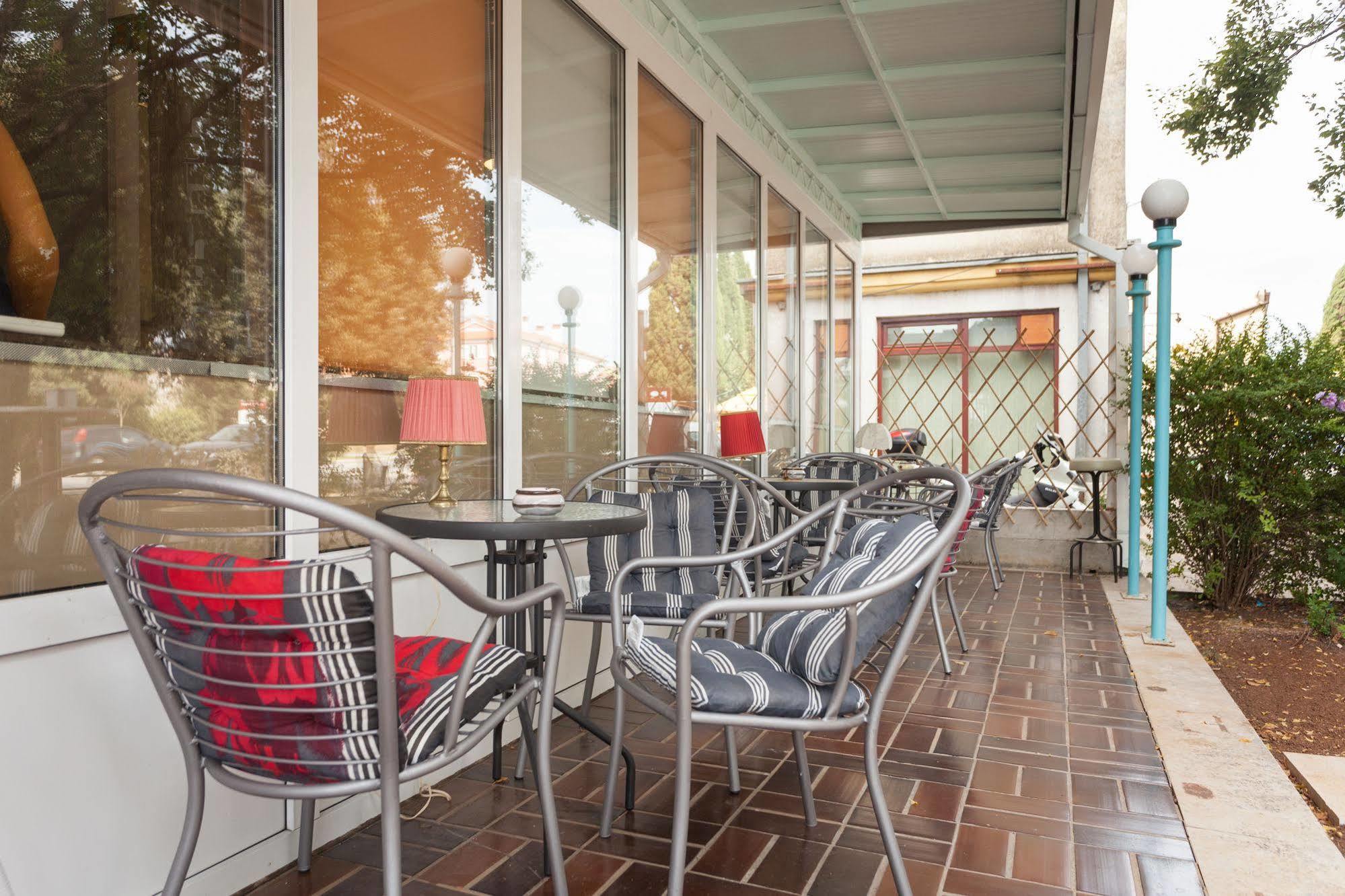 Roundabout Hostel - Hostel Rovinj Buitenkant foto