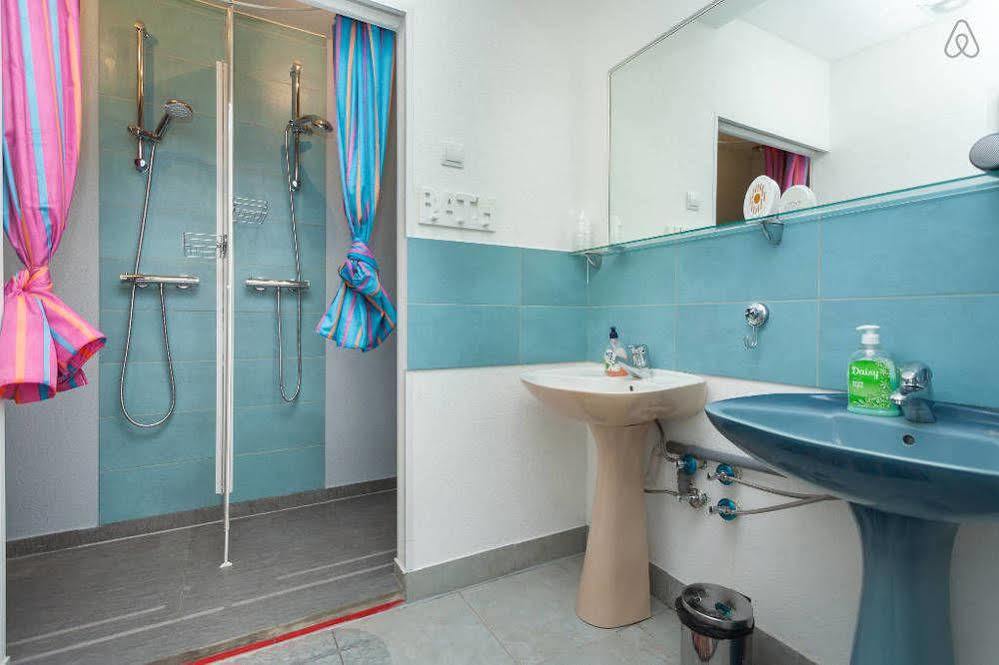 Roundabout Hostel - Hostel Rovinj Buitenkant foto